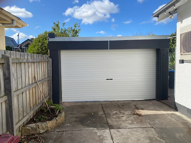 GDR - Garage Door Repairs in Camp Hill