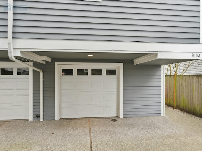 Swift Garage Door Repairs of Noosa in Noosa Heads